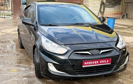 Hyundai Solaris II рестайлинг, 2012 год, 670 000 рублей, 1 фотография