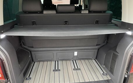 Volkswagen Multivan T6 рестайлинг, 2020 год, 7 100 000 рублей, 6 фотография