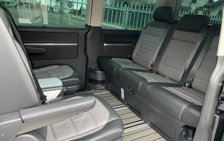 Volkswagen Multivan T6 рестайлинг, 2020 год, 7 100 000 рублей, 14 фотография