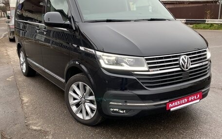 Volkswagen Multivan T6 рестайлинг, 2020 год, 7 100 000 рублей, 2 фотография