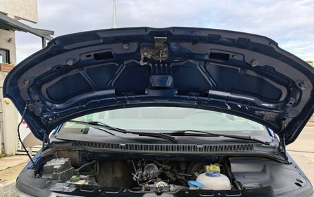 Volkswagen Transporter T5 рестайлинг, 2004 год, 1 280 000 рублей, 4 фотография