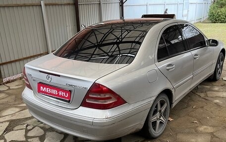 Mercedes-Benz C-Класс, 2003 год, 300 000 рублей, 1 фотография