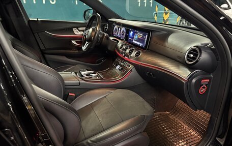 Mercedes-Benz E-Класс, 2019 год, 5 250 000 рублей, 3 фотография