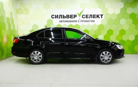 Volkswagen Jetta VI, 2012 год, 1 000 000 рублей, 8 фотография