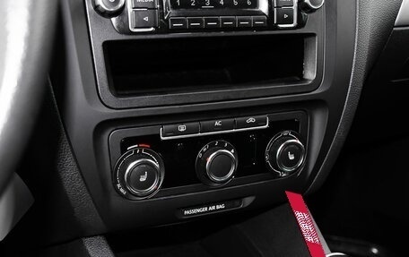 Volkswagen Jetta VI, 2012 год, 1 000 000 рублей, 17 фотография