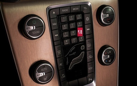 Volvo V40 Cross Country I, 2018 год, 1 695 000 рублей, 15 фотография