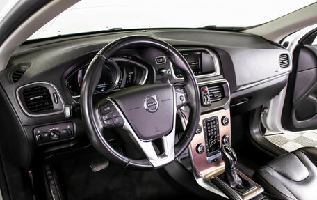 Volvo V40 Cross Country I, 2018 год, 1 695 000 рублей, 18 фотография