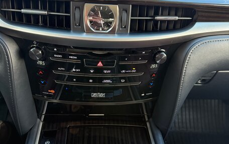 Lexus LX III, 2017 год, 6 990 000 рублей, 4 фотография