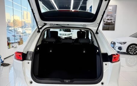 Honda Vezel, 2023 год, 2 300 000 рублей, 9 фотография