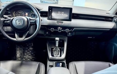 Honda Vezel, 2023 год, 2 300 000 рублей, 10 фотография