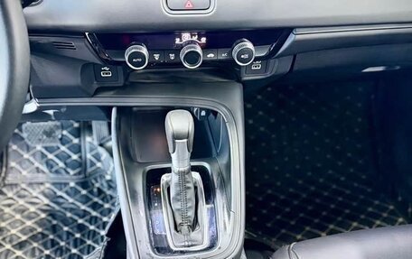 Honda Vezel, 2023 год, 2 300 000 рублей, 13 фотография