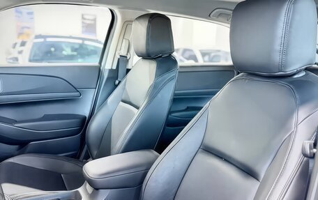 Honda Vezel, 2023 год, 2 300 000 рублей, 16 фотография