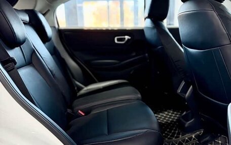 Honda Vezel, 2023 год, 2 300 000 рублей, 17 фотография