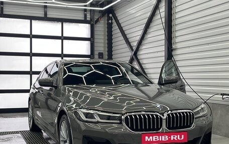 BMW 5 серия, 2021 год, 6 950 000 рублей, 3 фотография