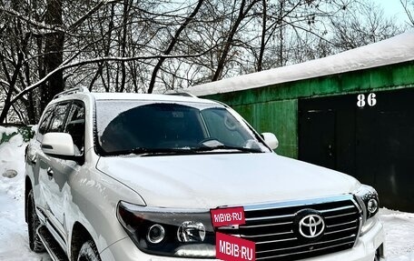 Toyota Land Cruiser 200, 2014 год, 3 900 000 рублей, 2 фотография