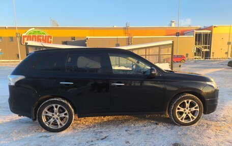 Mitsubishi Outlander III рестайлинг 3, 2013 год, 1 400 000 рублей, 6 фотография