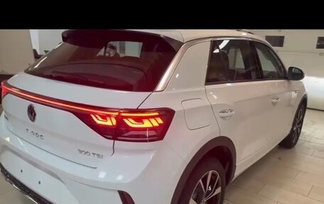 Volkswagen T-Roc R I, 2024 год, 3 650 000 рублей, 2 фотография