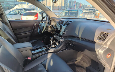 Toyota Highlander III, 2011 год, 2 490 000 рублей, 11 фотография