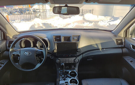 Toyota Highlander III, 2011 год, 2 490 000 рублей, 14 фотография