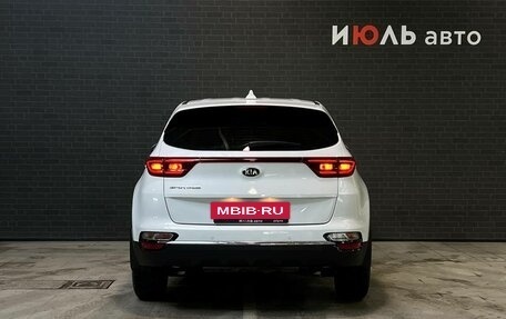 KIA Sportage IV рестайлинг, 2020 год, 2 355 000 рублей, 6 фотография