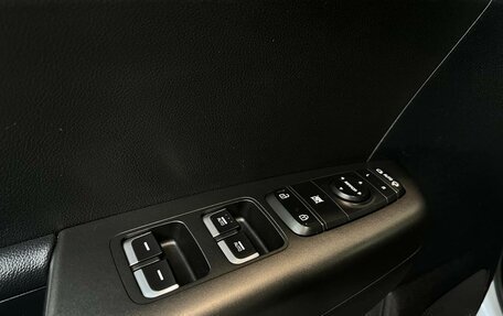 KIA Sportage IV рестайлинг, 2020 год, 2 355 000 рублей, 21 фотография