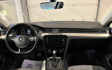 Volkswagen Passat B8 рестайлинг, 2017 год, 1 625 000 рублей, 12 фотография