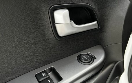 KIA Rio III рестайлинг, 2015 год, 980 000 рублей, 23 фотография