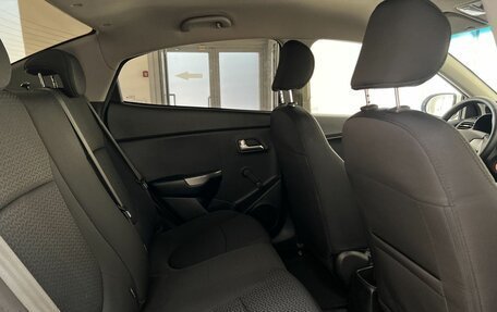 KIA Rio III рестайлинг, 2015 год, 980 000 рублей, 30 фотография