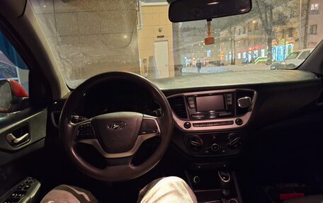 Hyundai Solaris II рестайлинг, 2018 год, 630 000 рублей, 3 фотография