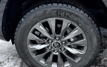 Toyota Land Cruiser, 2023 год, 21 000 000 рублей, 3 фотография