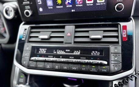 Toyota Land Cruiser, 2023 год, 21 000 000 рублей, 13 фотография