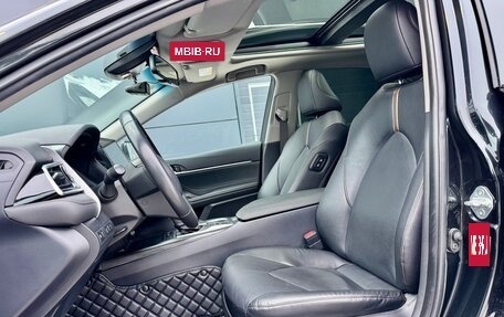 Toyota Camry, 2022 год, 3 699 000 рублей, 10 фотография