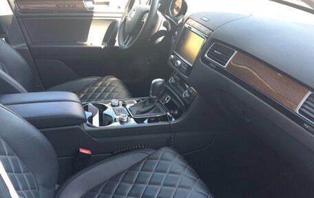 Volkswagen Touareg III, 2018 год, 4 700 000 рублей, 3 фотография