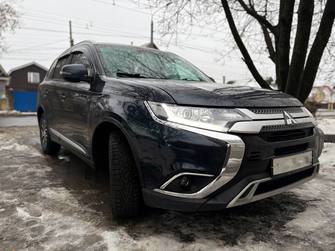 Mitsubishi Outlander III рестайлинг 3, 2019 год, 2 180 000 рублей, 1 фотография