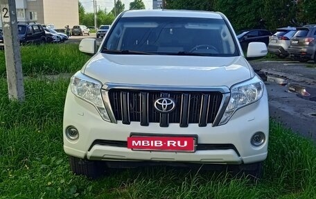 Toyota Land Cruiser Prado 150 рестайлинг 2, 2017 год, 3 690 000 рублей, 4 фотография