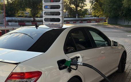 Mercedes-Benz C-Класс, 2010 год, 1 400 000 рублей, 2 фотография