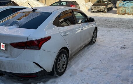 Hyundai Solaris II рестайлинг, 2021 год, 1 550 000 рублей, 2 фотография
