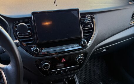 Hyundai Solaris II рестайлинг, 2021 год, 1 550 000 рублей, 7 фотография