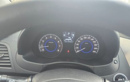 Hyundai Solaris II рестайлинг, 2014 год, 1 050 000 рублей, 3 фотография