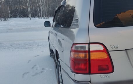 Toyota Land Cruiser 100 рестайлинг 2, 2001 год, 1 620 000 рублей, 9 фотография