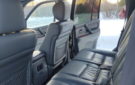 Toyota Land Cruiser 100 рестайлинг 2, 2001 год, 1 620 000 рублей, 7 фотография