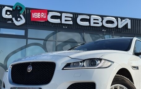 Jaguar F-Pace, 2016 год, 1 895 000 рублей, 10 фотография