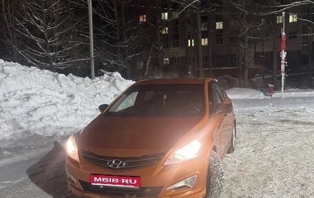 Hyundai Solaris II рестайлинг, 2015 год, 800 000 рублей, 1 фотография