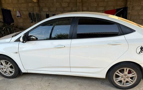 Hyundai Solaris II рестайлинг, 2014 год, 700 000 рублей, 4 фотография