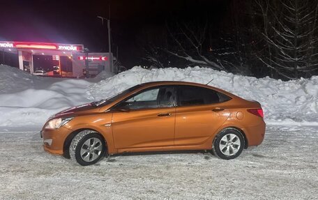 Hyundai Solaris II рестайлинг, 2015 год, 800 000 рублей, 2 фотография