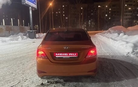 Hyundai Solaris II рестайлинг, 2015 год, 800 000 рублей, 4 фотография