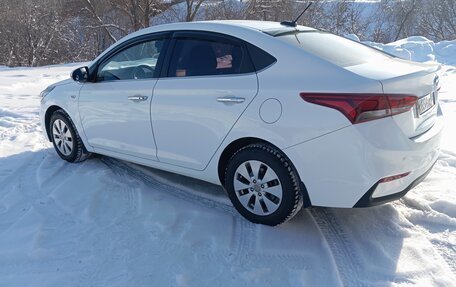 Hyundai Solaris II рестайлинг, 2018 год, 1 350 000 рублей, 2 фотография
