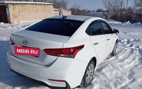 Hyundai Solaris II рестайлинг, 2018 год, 1 350 000 рублей, 5 фотография