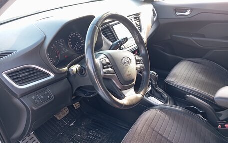 Hyundai Solaris II рестайлинг, 2018 год, 1 350 000 рублей, 14 фотография