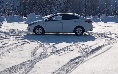 Hyundai Solaris II рестайлинг, 2018 год, 1 350 000 рублей, 40 фотография